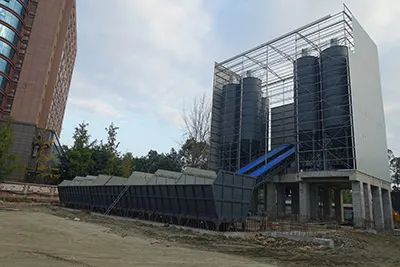 محطتا خلط خرسانة HZS240 مزدوجتان تحت التركيب، تشنغدو، الصين 