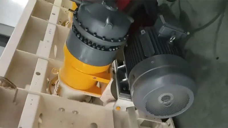 خلاط خرسانة ذو عمود مزدوج